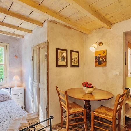 Agriturismo Di Charme E Ristorante Stallato Il Filo Di Paglia Carro Exterior foto