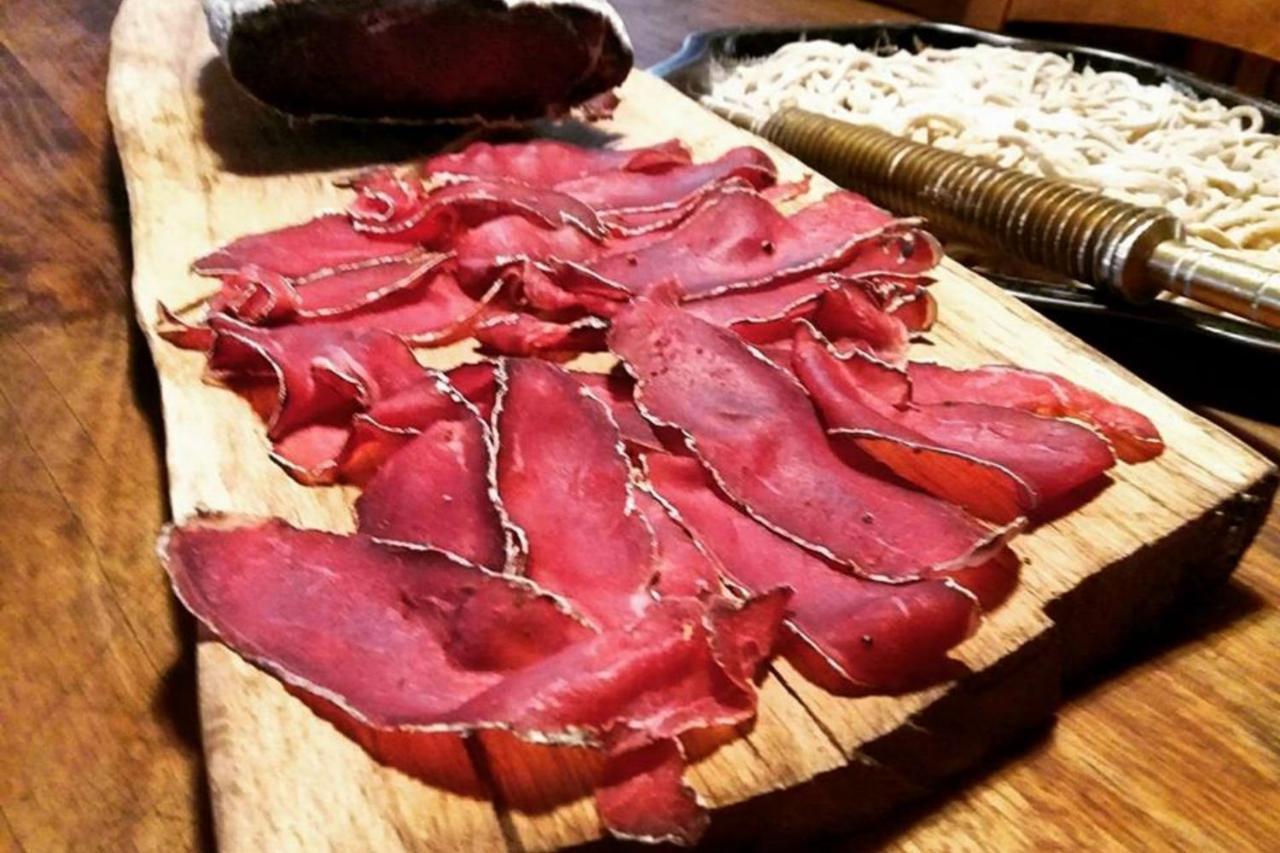 Agriturismo Di Charme E Ristorante Stallato Il Filo Di Paglia Carro Exterior foto